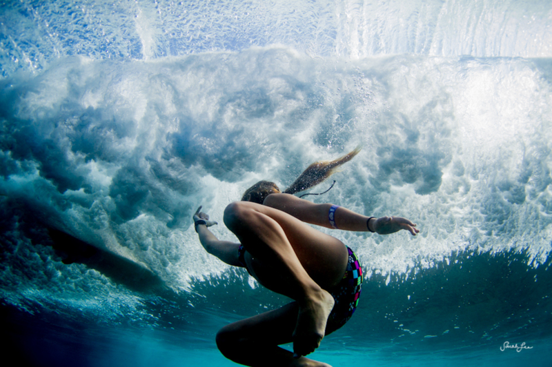 Illustration for article titled The beautiful and surreal sensuality of Sarah Lee's underwater photos